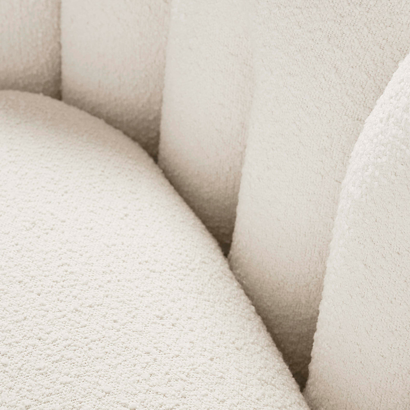 Divano Serpentine Apartment