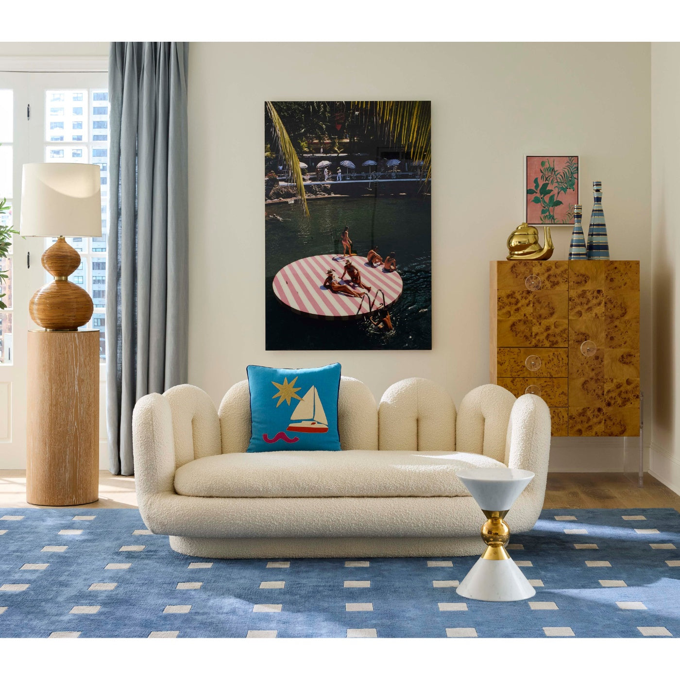 Divano Serpentine Apartment