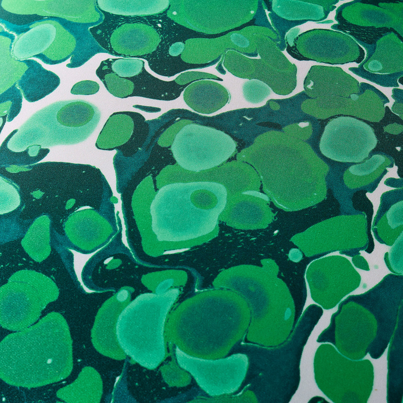 Cuscino in seta verde marmorizzata