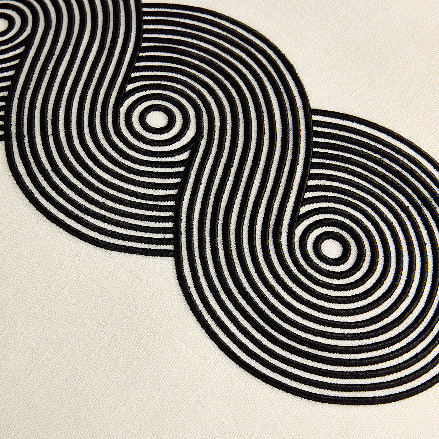 Cuscino Pompidou B&amp;W Loops Circles